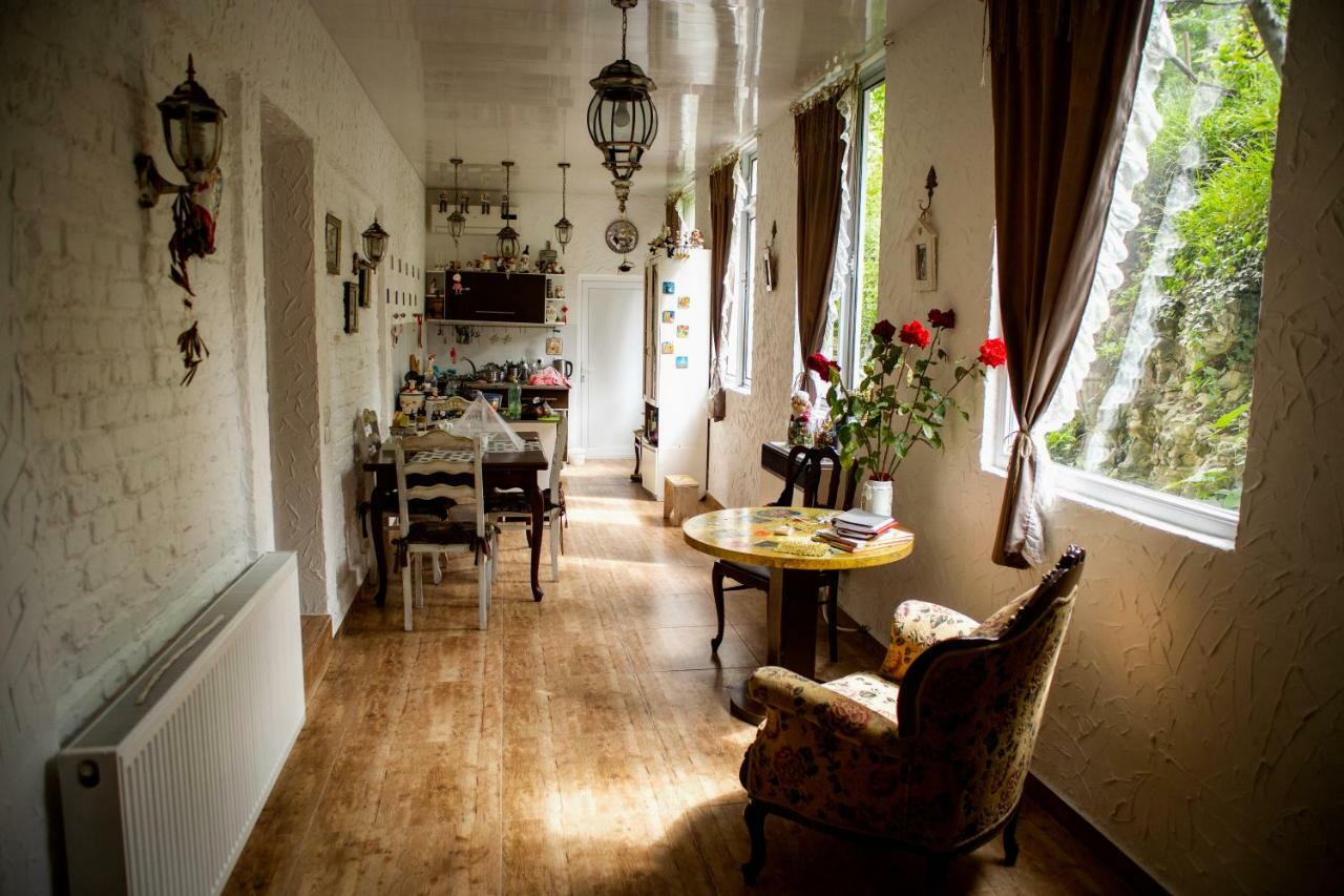 Art House Kutateli Ξενοδοχείο Tskaltubo Εξωτερικό φωτογραφία